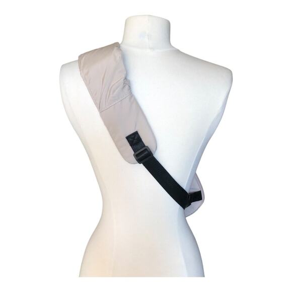 PUMA NWT Myraid Adjustable Multi Compartments Sling Bag Crossbody Fanny Pack - Picture 8 of 15